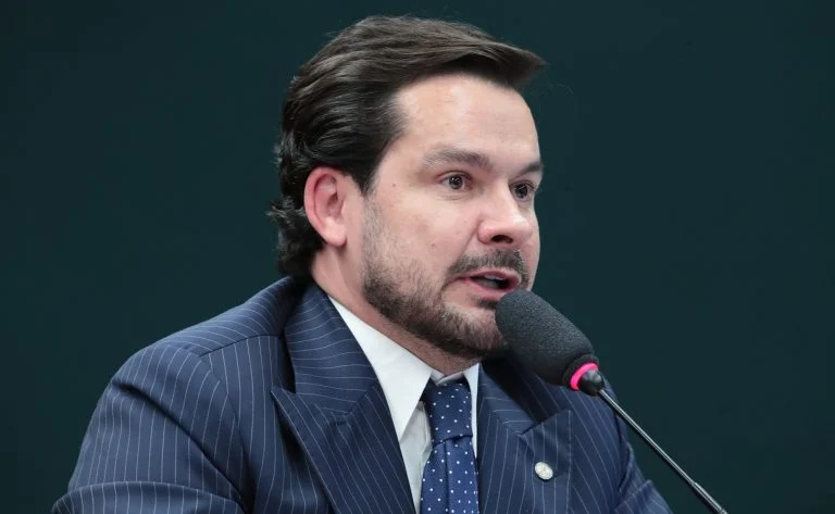 Comissão debate atuação do crime organizado no sistema financeiro e no setor de combustíveis - Notícias