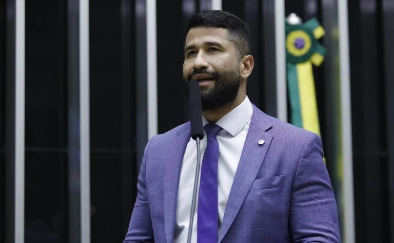 Regras para buscas e abordagens policiais: Comissão de Segurança Pública da Câmara aprova projeto que define fundada suspeita e veda discriminação Comissão de Segurança Pública aprova regras para buscas e abordagens policiais - Notícias