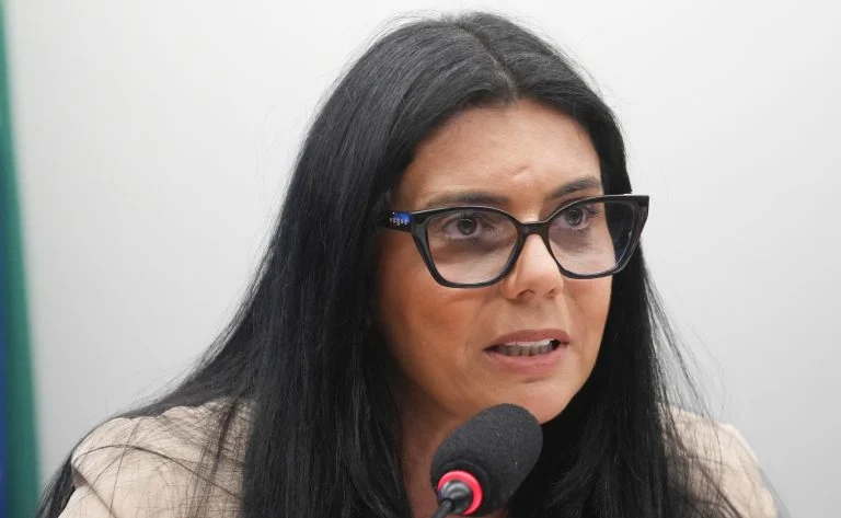Progressão de regime para condenados por feminicídio: comissão da Câmara aprova projeto que eleva exigências para 75% e 80% da pena Comissão aprova projeto que dificulta a progressão de regime de condenados por feminicídio - Notícias