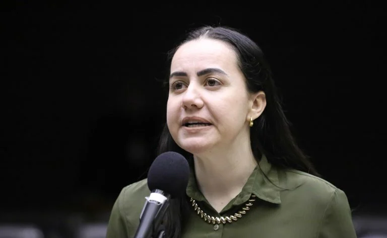 Câmara aprova atenção especial a crianças com deficiência no combate à violência nas escolas - Notícias
