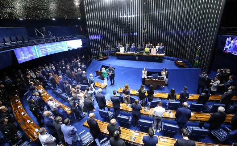 Congresso homenageia Operação Contenção do governo do Rio - Notícias