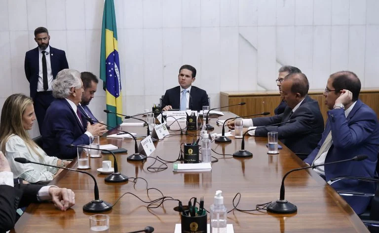 Governadores de oposição pedem 30 dias para votar projeto de combate ao crime organizado na Câmara dos Deputados Governadores de oposição pedem mais tempo para debater projeto de combate ao crime organizado - Notícias