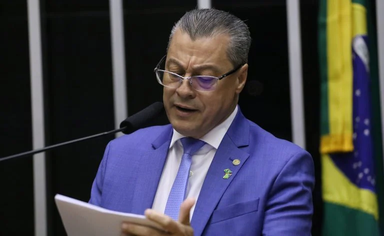 Câmara aprova uso de emendas para atendimento pré-hospitalar realizado por bombeiros no piso da saúde, entenda o que muda e próximos passos Câmara aprova permissão de recursos de emendas para atendimento pré-hospitalar realizado por bombeiros - Notícias