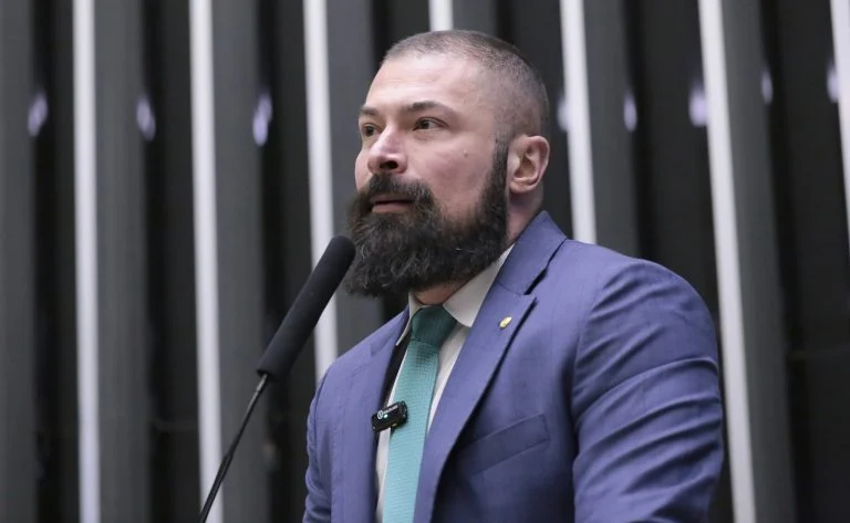 Comissão aprova projeto que exige registro fotográfico anual de presos - Notícias