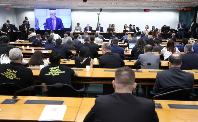PEC da Segurança Pública 18/25: comissão especial da Câmara debate dados e políticas, SUSP na Constituição e novas atribuições da PF nesta terça, 18 Comissão especial debate dados e políticas de segurança pública - Notícias