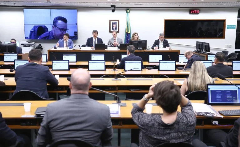 PEC da Segurança Pública 18/25: audiência na Câmara debate integração de dados, SUSP e fortalecimento do papel da União Comissão discute integração e dados da segurança pública - Notícias