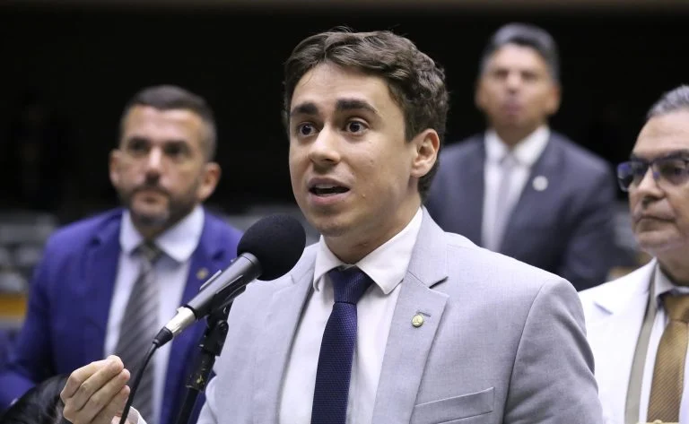 Matrícula garantida na rede pública para dependente de policial transferido: CCJ da Câmara aprova PL 3559/23 e proposta pode seguir ao Senado Comissão aprova matrícula garantida na rede pública para dependente de policial transferido - Notícias