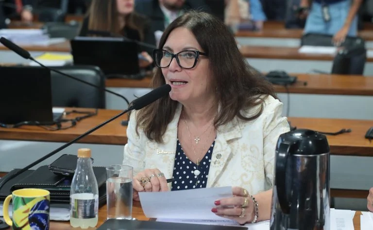 Comissão aprova projeto que prevê uso de dados de celular para localizar aeronave desaparecida - Notícias