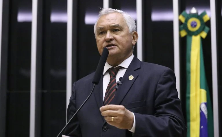 Câmara aprova doação de helicópteros ao Paraguai e ao Uruguai, entenda os modelos, custos e próximos passos no Senado Câmara aprova projeto que autoriza governo a doar helicópteros antigos ao Paraguai e ao Uruguai - Notícias