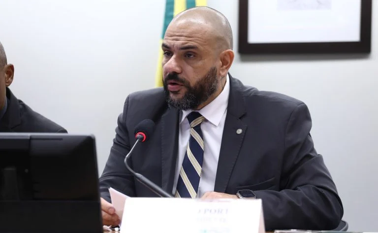 Programa Habite Seguro: comissão da Câmara aprova crédito com juros até 50% da Selic, carência de 12 meses e teto de R$ 350 mil para profissionais da segurança Comissão aprova mudança de regras para financiamento no Programa Habite Seguro - Notícias