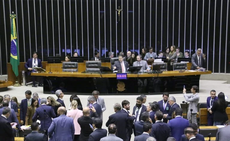 Congresso aprova crédito de R$ 34,3 bilhões para benefícios, com ajuste no Orçamento de 2025 e atenção à regra de ouro Congresso aprova crédito de R$ 34,3 bilhões para pagamento de benefícios - Notícias