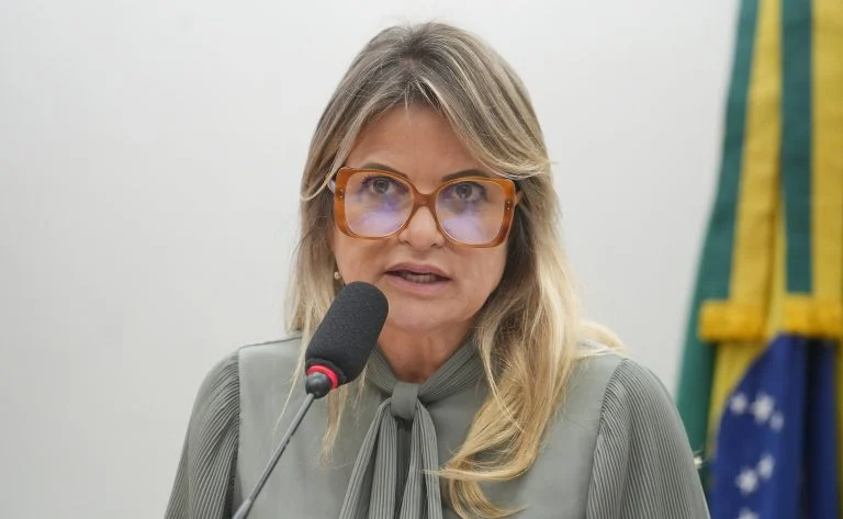 Insalubridade de educadores em presídios: Câmara aprova regras que priorizam prevenção e mudam adicional, entenda o PL 2962/25 Comissão aprova regras para reduzir insalubridade de educadores em presídios - Notícias