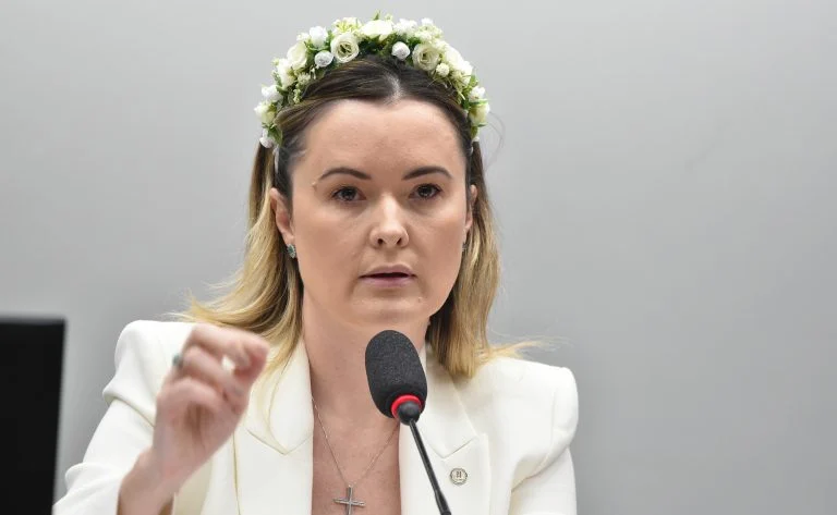 Cadastro nacional de condenados por violência contra a mulher, CCJ aprova ampliação e inclui feminicídio, stalking e violência psicológica, veja como vai funcionar Comissão aprova incluir condenados por violência contra a mulher em cadastro nacional - Notícias