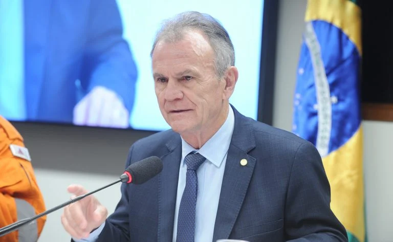 CCJ da Câmara aprova câmeras de segurança em rodovias concedidas com acesso em tempo real, projeto segue ao Senado Comissão aprova câmeras de segurança em rodovias concedidas - Notícias