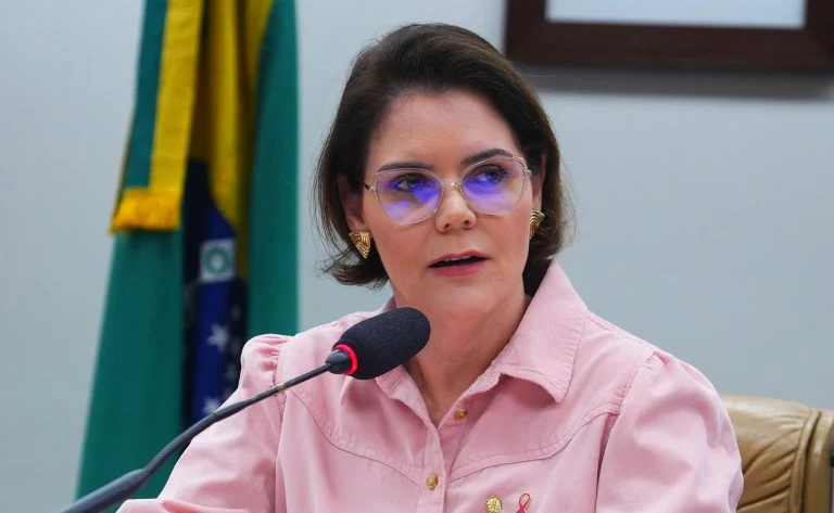 CCJ aprova porte de arma em imóvel rural: entenda quem pode pedir, validade de 10 anos e o que ainda falta para virar lei Comissão aprova projeto que prevê porte de arma em imóvel rural - Notícias