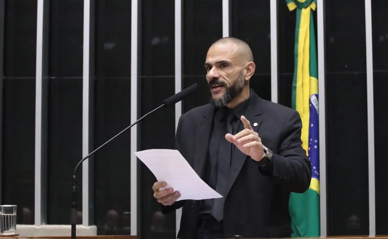 Retorno voluntário de militares aposentados à ativa: PL 139/25 quer reforçar PMs e Bombeiros com experiência na segurança pública Projeto prevê retorno voluntário de militares aposentados à ativa - Notícias
