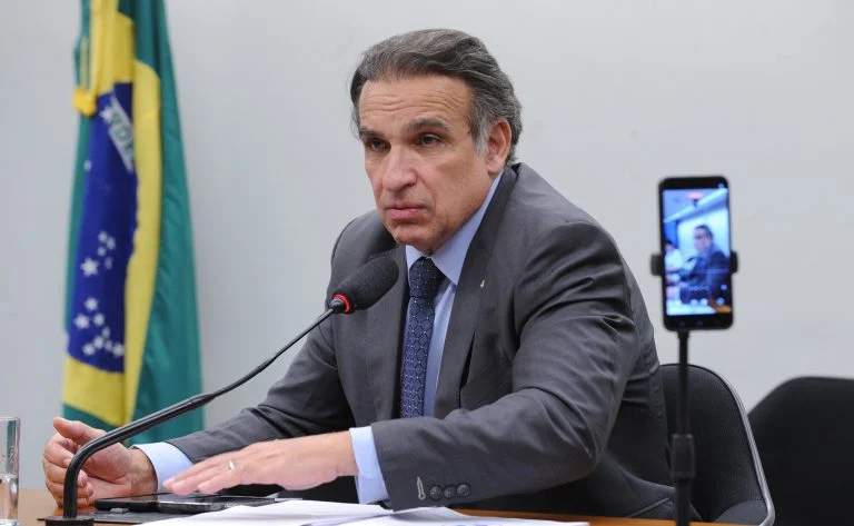 PLP 98/25: Comissão aprova fundo para equipar a Polícia Rodoviária Federal, o FUNPRF, e amplia previsibilidade orçamentária Comissão aprova criação de fundo para equipar a Polícia Rodoviária Federal - Notícias