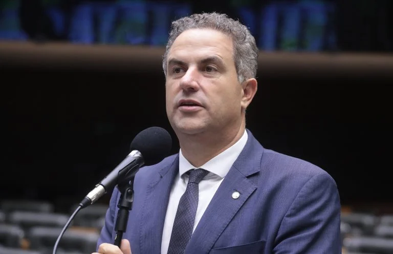 Programa de emprego para mulheres vítimas de violência avança na Câmara dos Deputados, entenda o que muda com o substitutivo e os próximos passos Comissão aprova proposta que cria programa de emprego para mulheres vítimas de violência - Notícias