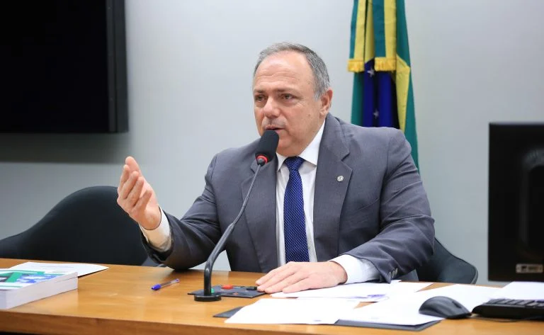 Violência no futebol: Câmara aprova penas de 4 a 8 anos e regras de torcida única; entenda mudanças do PL 274/25 e o que falta para virar lei Comissão aprova aumento da pena para violência no futebol e cria regras para jogos com torcida única - Notícias