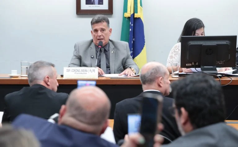 Comissão de Segurança Pública na Câmara: Coronel Meira assume e prioriza segurança urbana, policiais e combate ao crime organizado Coronel Meira é eleito presidente da Comissão de Segurança Pública - Notícias