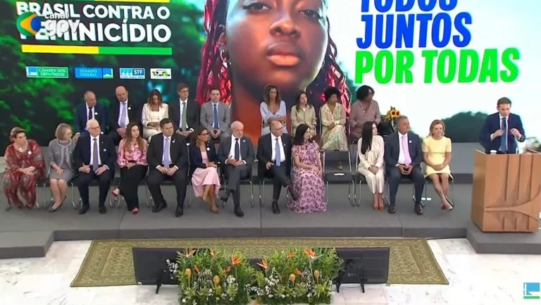Combate ao feminicídio: Hugo Motta, presidente da Câmara, defende endurecimento das leis e pacto nacional no Palácio do Planalto Motta defende endurecimento das leis no combate ao feminicídio - Notícias