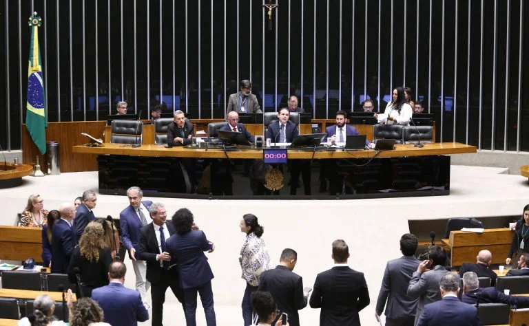 Agência Nacional de Proteção de Dados: Câmara aprova MP 1317/25, amplia autonomia, cria carreira de especialistas e envia texto ao Senado Câmara aprova MP que estrutura a Agência Nacional de Proteção de Dados - Notícias