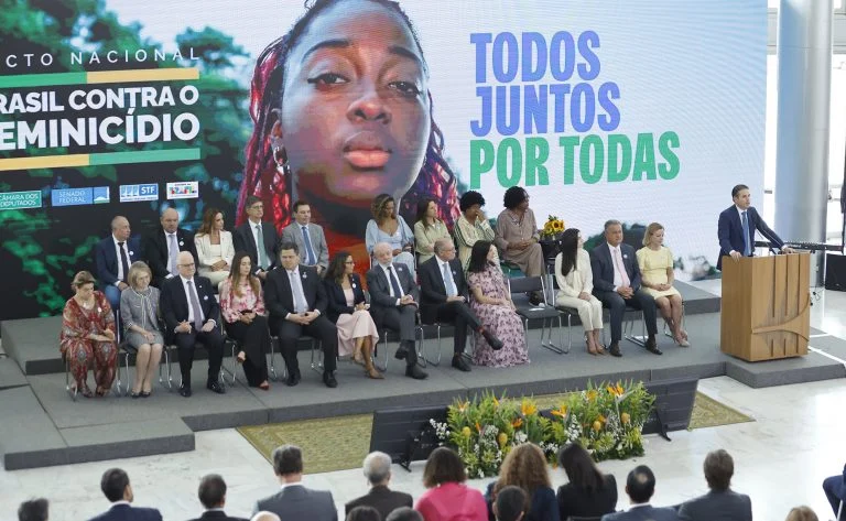 Comitê Interinstitucional contra o Feminicídio analisa sugestões do Pacto Brasil e finaliza plano de ação para o Mês da Mulher; veja o que muda Comitê Interinstitucional contra o Feminicídio analisa sugestões para plano de ação - Notícias