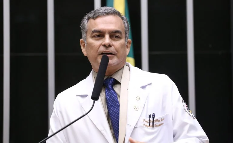 Comissão da Câmara aprova regras para atendimento de pessoas com transtorno mental em urgências, integrando saúde e segurança no PL 4804/25 Comissão aprova regras para atendimento de pessoas com transtorno mental em urgências - Notícias