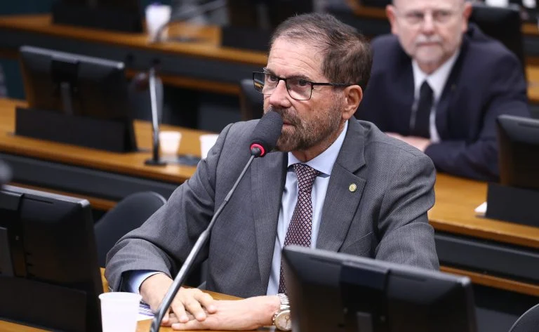 Comissão da Câmara aprova Plano Nacional de Segurança de Fronteiras, reserva 30% do FNSP e fortalece combate a contrabando e narcotráfico Comissão aprova criação de plano para reforçar segurança em fronteiras - Notícias