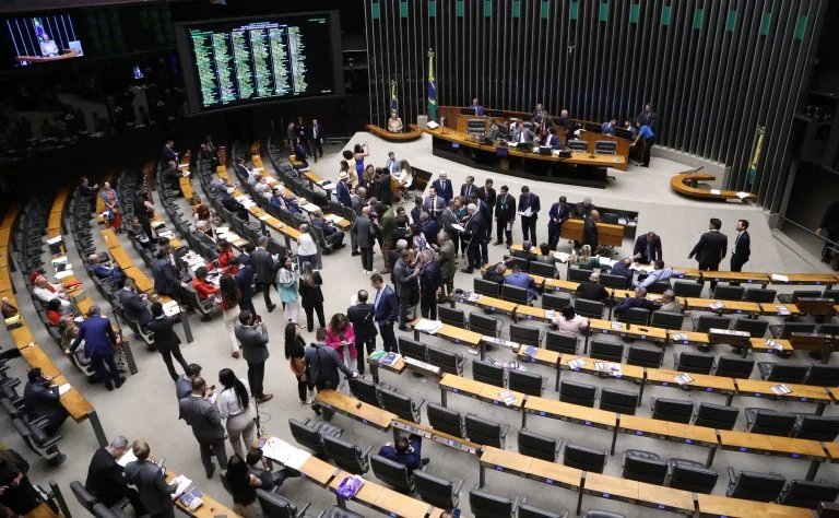 Progressão de pena e polícias municipais são pontos polêmicos no debate da PEC da Segurança Pública - Notícias