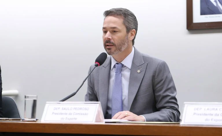Comissão da Câmara aprova uso de dinheiro apreendido do tráfico no saneamento; Funad poderá financiar água e esgoto pelo PL 3770/25 Comissão aprova uso de dinheiro apreendido do tráfico para obras de saneamento básico - Notícias