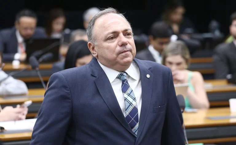 Câmara: comissão aprova criação de escolas cívico-militares profissionalizantes, entenda o que muda no ensino técnico de tempo integral Comissão aprova criação de escolas cívico-militares profissionalizantes - Notícias