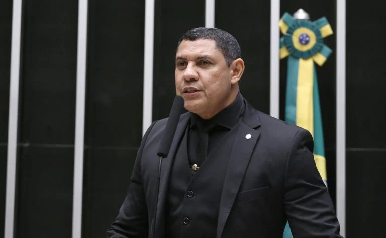 Câmara prioriza iluminação LED em cidades com baixa cobertura e alta violência, ampliando apoio federal e eficiência energética Comissão aprova apoio federal para iluminação LED em cidades com baixa cobertura e casos de violência - Notícias