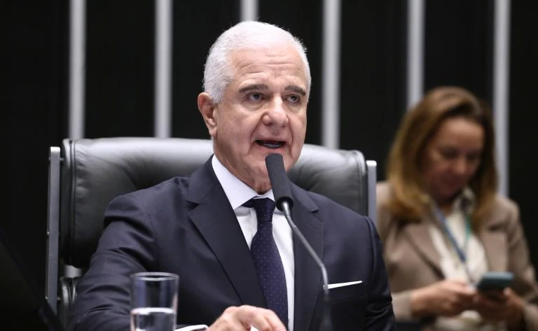 Combate à pirataria no Brasil: comissão na Câmara quer mobilizar estados, CNI, Firjan e Fiesp para recuperar bilhões e frear o crime organizado Deputado quer mobilizar estados e instituições contra o combate à pirataria; ouça a entrevista - Notícias