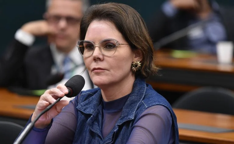 Participação social no Plano Nacional de Enfrentamento à Violência contra a Mulher avança na CCJ da Câmara: o que muda com o PL 52/23 Comissão aprova participação social em plano para enfrentar violência contra mulher - Notícias