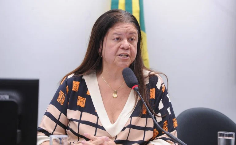 Ressarcimento automático à Previdência por agressores de violência doméstica avança na Câmara e volta ao Senado: entenda pontos-chave e impacto para INSS e condenados Comissão aprova ressarcimento automático à Previdência por agressores em violência doméstica - Notícias