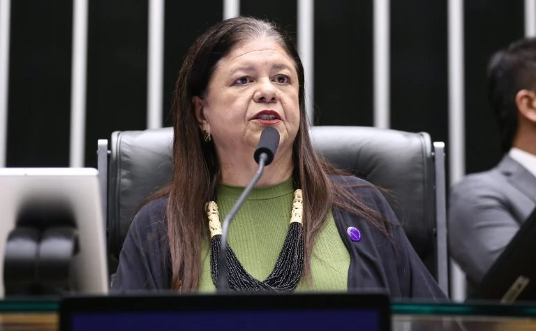 Proteção a mulheres na Lei Maria da Penha: CCJC condiciona revogação de medidas à manifestação da vítima e prevê audiência em 48 horas Comissão aprova proteção a mulheres antes de revogar medidas - Notícias