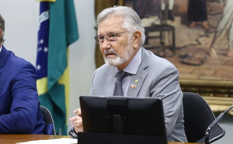 Comissão aprova endurecimento de pena para proteger mulheres de agressores presos - Notícias