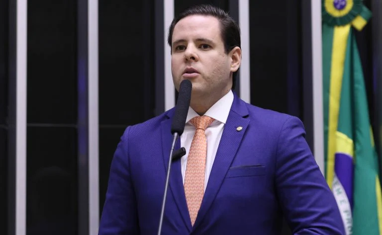 Autorização federal para ONGs na faixa de fronteira: comissão da Câmara aprova PL que amplia controle e cria novas exigências às OSCs Comissão aprova exigência de autorização federal para atuação de ONGs na faixa de fronteira - Notícias