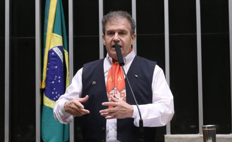 Pena maior para ameaça: CCJ da Câmara aprova aumento de punição em casos contra criança, idoso e pessoa com deficiência, e quando há uso de arma Comissão aprova pena maior para ameaça contra criança, adolescente e pessoa idosa ou com deficiência - Notícias