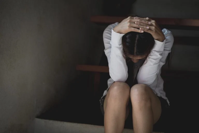 Enfrentamento à violência contra meninas e mulheres: Congresso realiza seminário em 14 e 15 de abril com foco em rede de proteção e feminicídio Seminário discute como fortalecer enfrentamento à violência contra meninas e mulheres; participe - Notícias