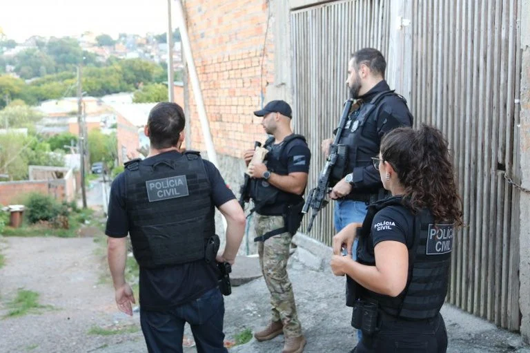 Comissão de Segurança Pública debate mudanças no Programa Habite Seguro: o que propõe o PL 4480/25 para ampliar financiamento a policiais sob ameaça Comissão de Segurança Pública discute mudanças no Programa Habite Seguro - Notícias