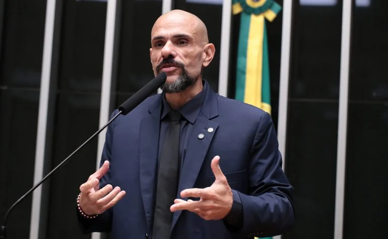 Comissão aprova projeto que permite a estados reduzir tempo para aposentadoria de PMs e bombeiros - Notícias