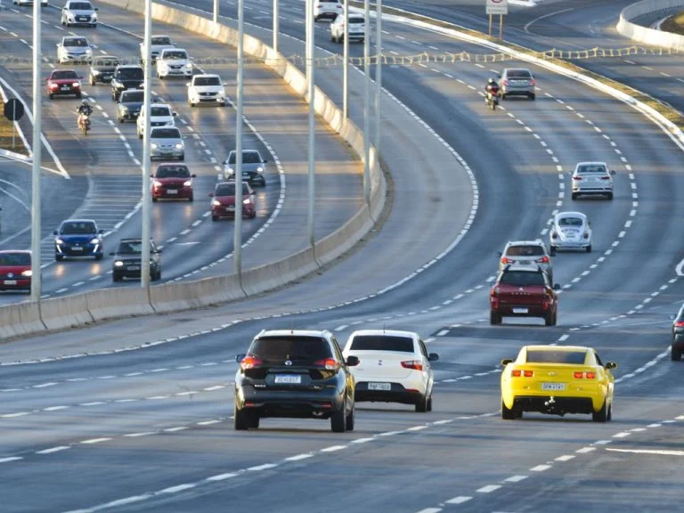 Mudanças no Código de Trânsito Brasileiro 2026: educação de condutores, limite de 50 km/h e pedágio free flow impulsionam debate na Câmara Debate sobre mudanças no Código de Trânsito reforça foco em educação e segurança - Notícias