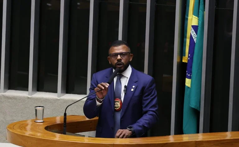 Aumento de pena para crimes contra guarda municipal: Câmara aprova projeto que endurece punições e inclui segurança privada no rol de proteção Câmara aprova aumento de pena para crimes contra guarda municipal e segurança privado - Notícias
