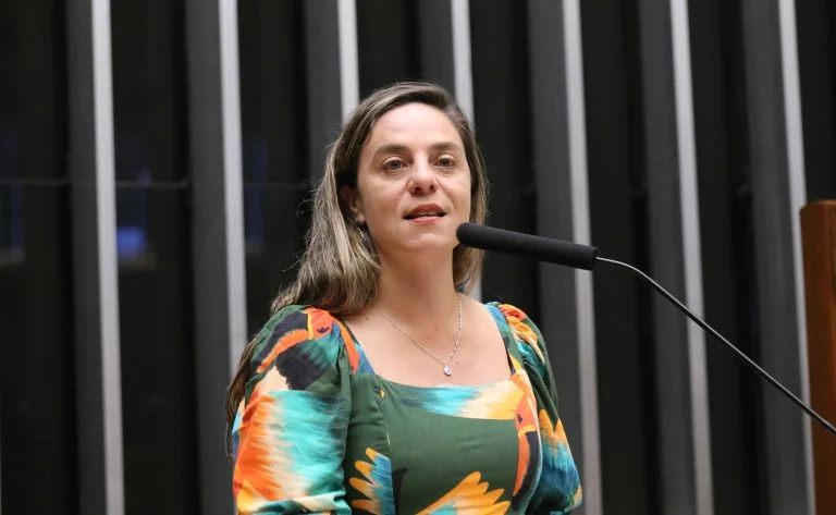 Formação anual de brigadistas em escolas e creches avança na Câmara, Comissão de Educação aprova PL 6224/23 e reforça segurança com primeiros socorros e evacuação Comissão aprova projeto que prevê formação anual de brigadistas em escolas e creches - Notícias