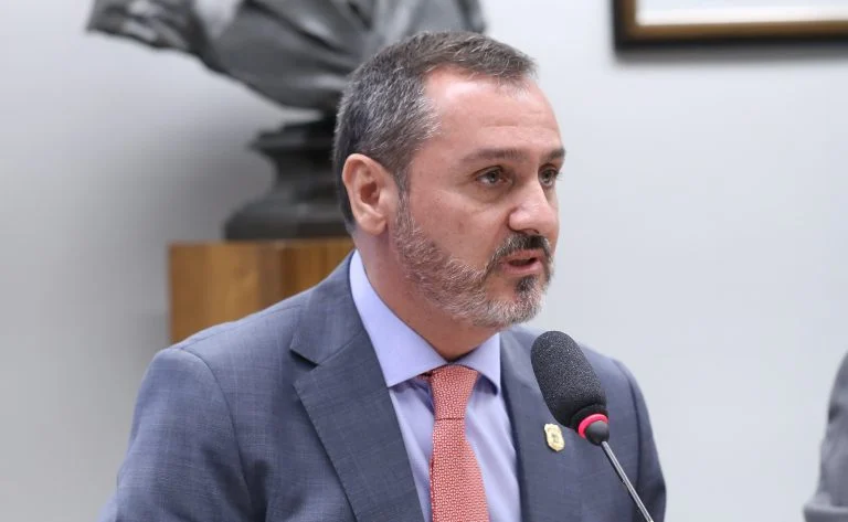 Cooperação internacional da Polícia Federal em foco: comissão da Câmara ouvirá Andrei Rodrigues sobre caso Ramagem e impactos diplomáticos Comissão ouve diretor da Polícia Federal sobre cooperação internacional e caso Ramagem - Notícias