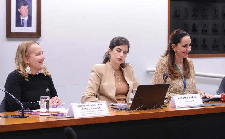 Controle da violência contra mulheres nas plataformas digitais: especialistas cobram criminalização da misoginia, transparência de algoritmos e corte da monetização do ódio Especialistas defendem na Câmara controle da violência contra mulheres nas plataformas digitais - Notícias