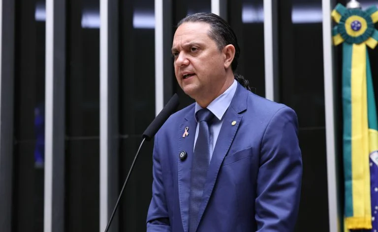 Câmara aprova em comissão o programa de proteção patrimonial para idosos Protege+: entenda o PL 6380/25, funcionamento e sanções previstas Comissão aprova criação de programa de proteção patrimonial para idosos - Notícias
