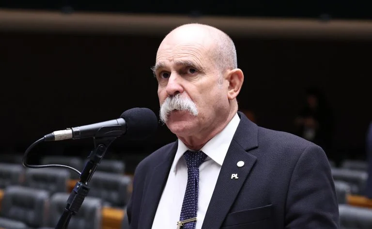Comissão da Câmara aprova campanha escolar contra o desaparecimento de crianças, entenda o que prevê o PL 4408/25 e os próximos passos Comissão aprova criação de campanha escolar sobre desaparecimento de crianças - Notícias